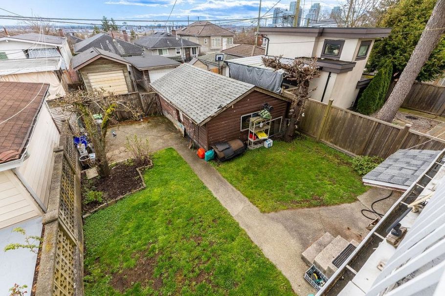 36 E 60th Avenue Vancouver, BC - 8