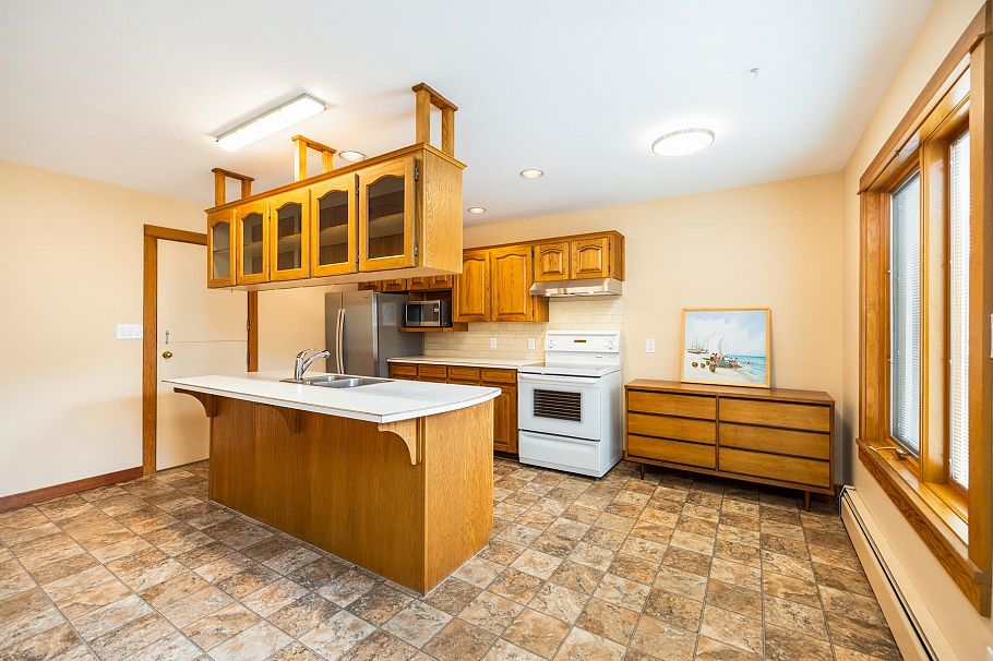 4548 W 7th Avenue Vancouver, BC - 13