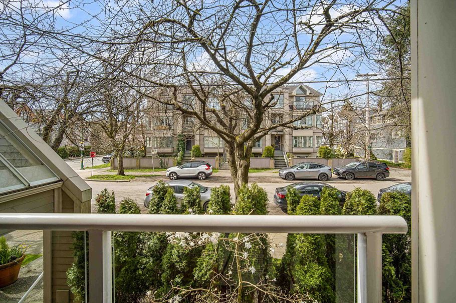 204 3168 Laurel Street Vancouver, BC - 6