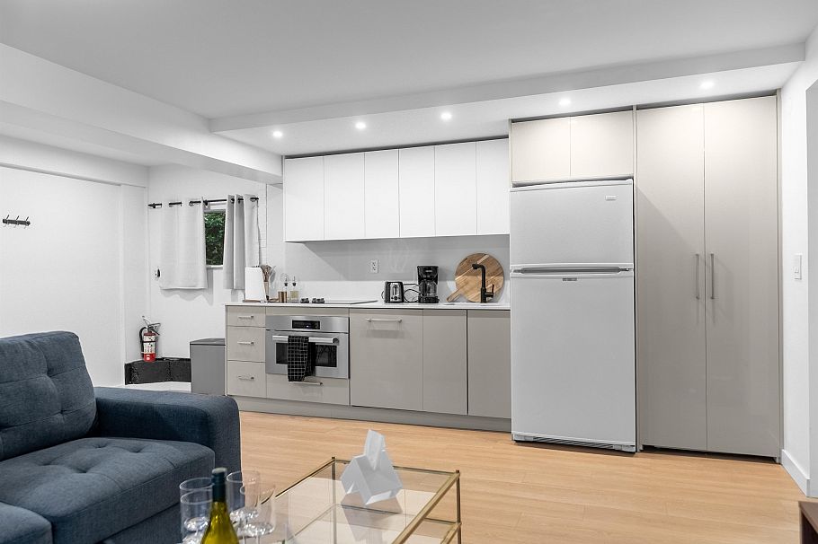 1835 Arborlynn Drive North Vancouver, BC - 21