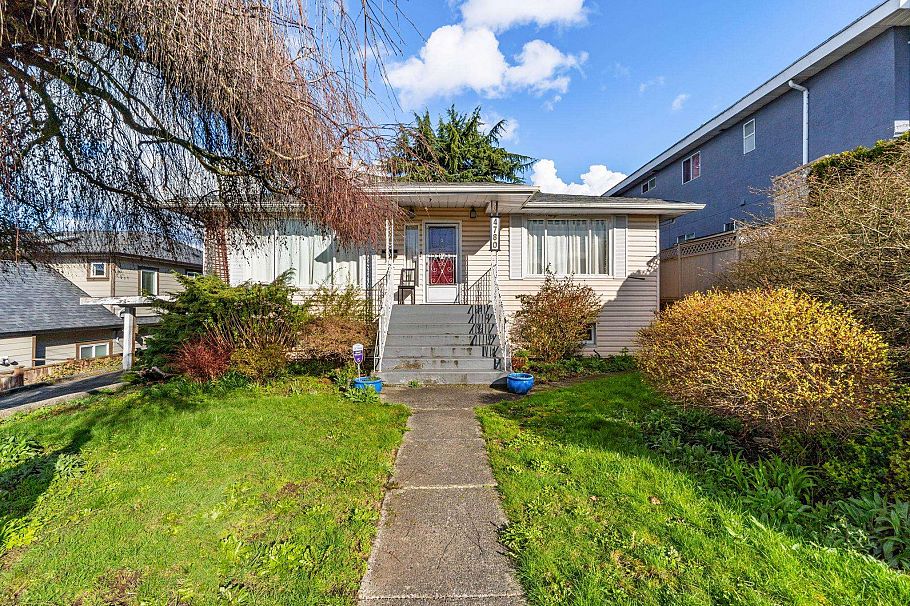 4780 Smith Avenue Burnaby, BC - 1