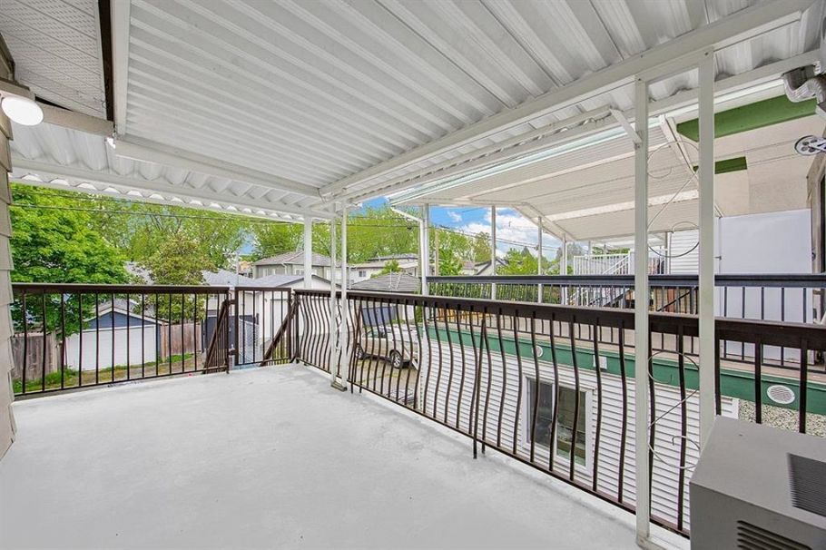 919 E 39th Avenue Vancouver, BC - 15