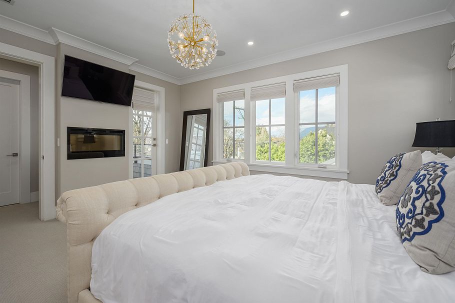 4297 W 11th Avenue Vancouver, BC - 21