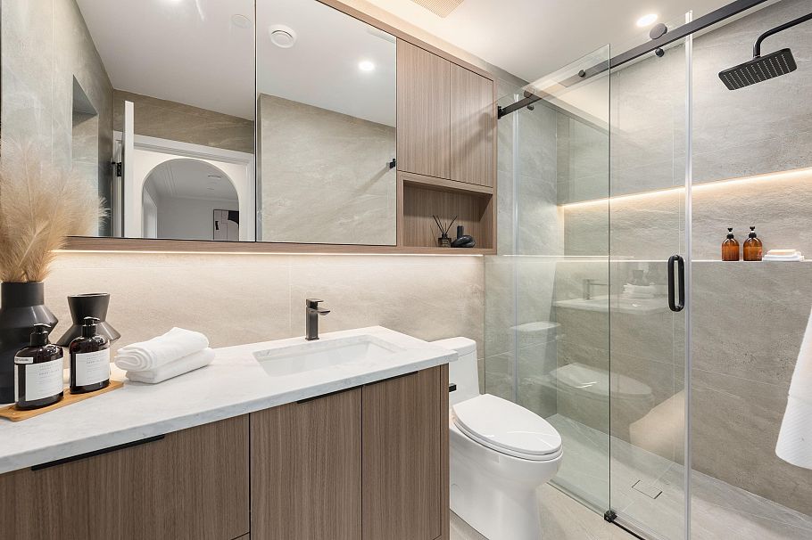 1 3393 Victoria Drive Vancouver, BC - 17