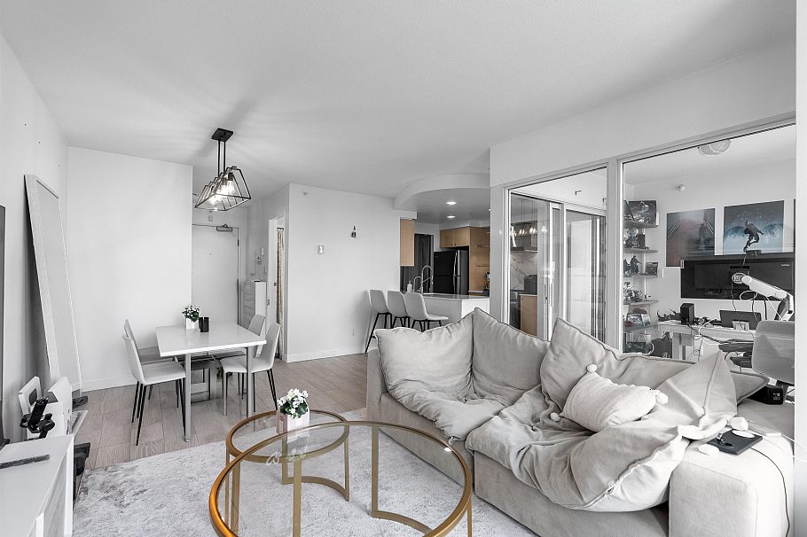 2605 1008 Cambie Street Vancouver, BC - 4