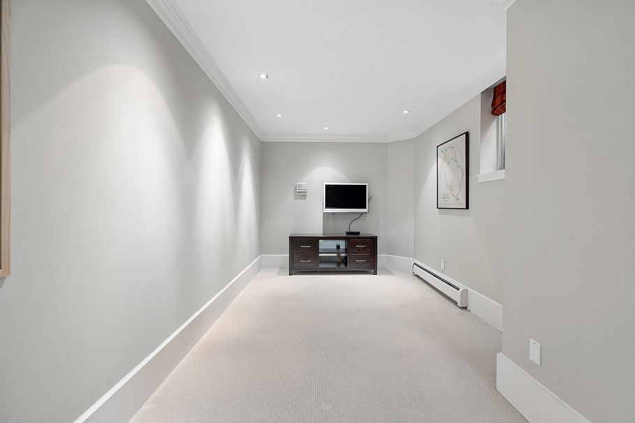 2518 Point Grey Road Vancouver, BC - 27