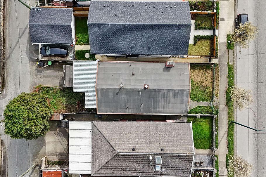 7656 Main Street Vancouver, BC - 4