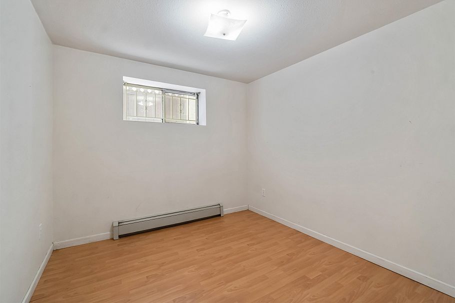 2667 E 47th Avenue Vancouver, BC - 29