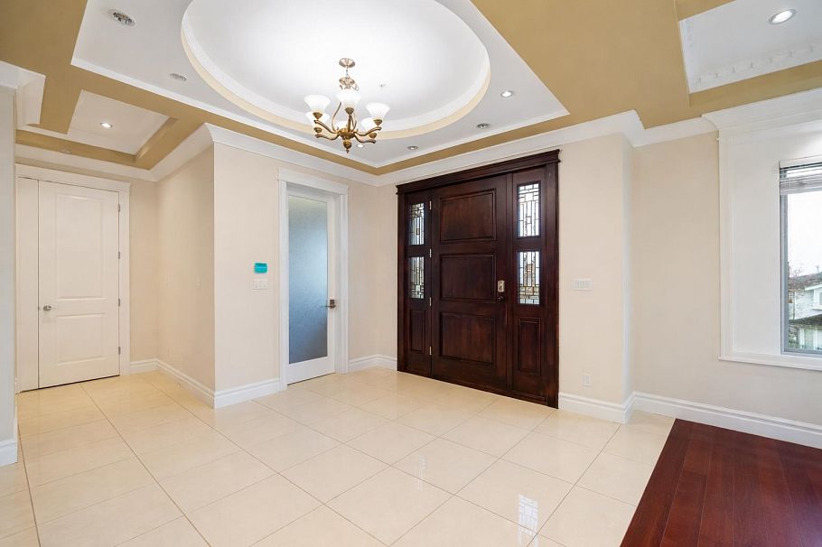 1909 E 64th Avenue Vancouver, BC - 2