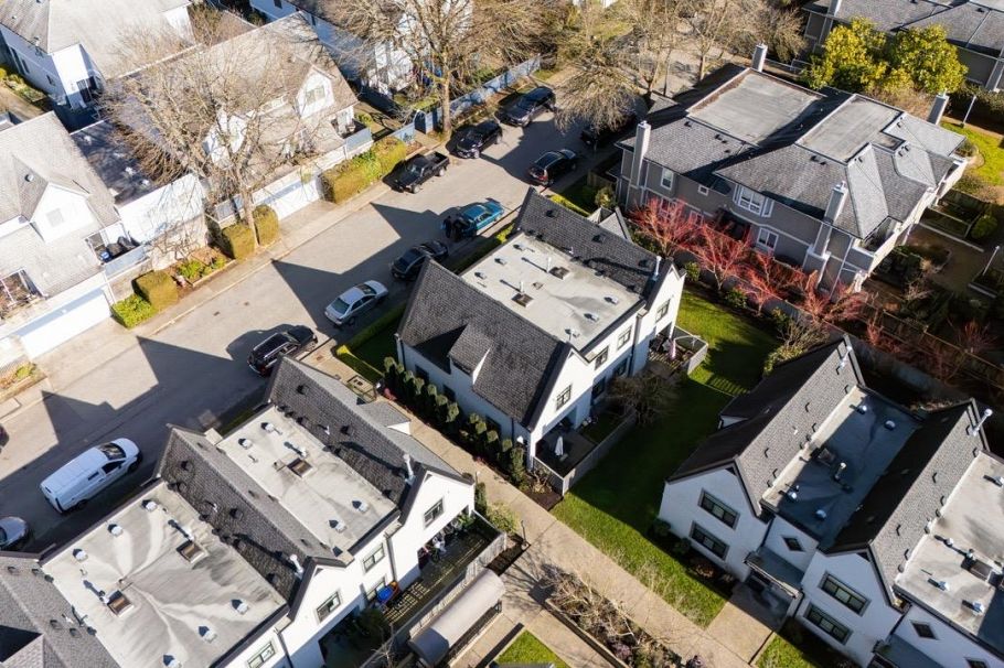 38 889 Tobruck Avenue North Vancouver, BC - 34