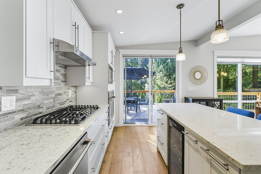 884 Wellington Drive North Vancouver, BC - 17