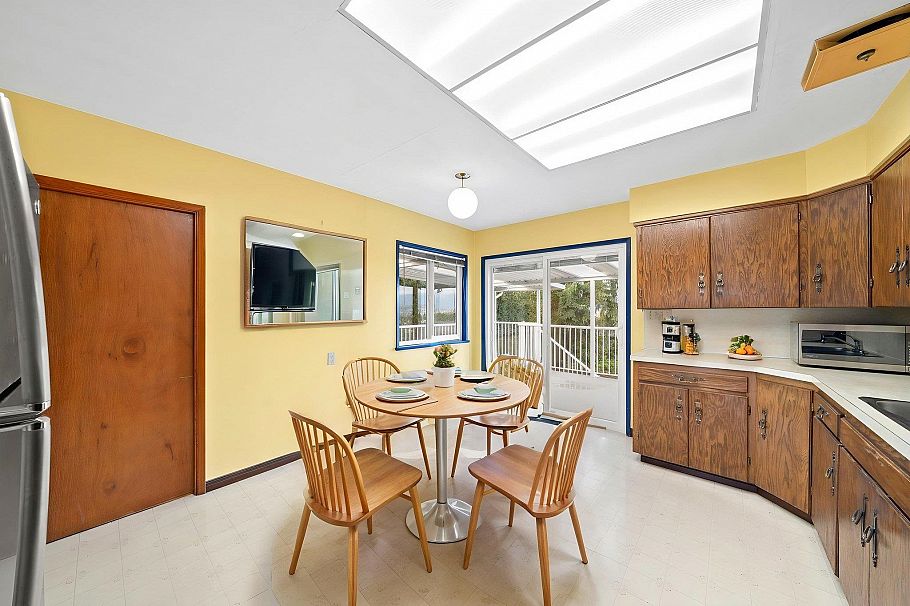 3783 Price Street Burnaby, BC - 3