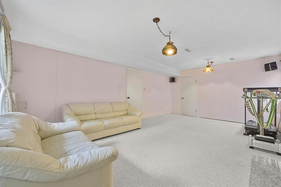 919 E 39th Avenue Vancouver, BC - 25