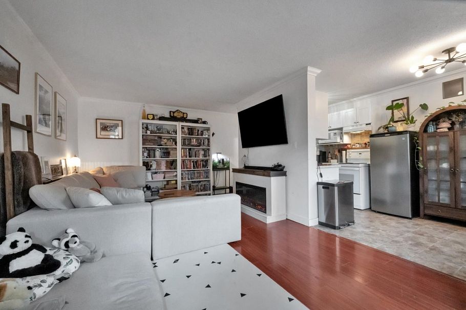 103 214 E 15th Street North Vancouver, BC - 6