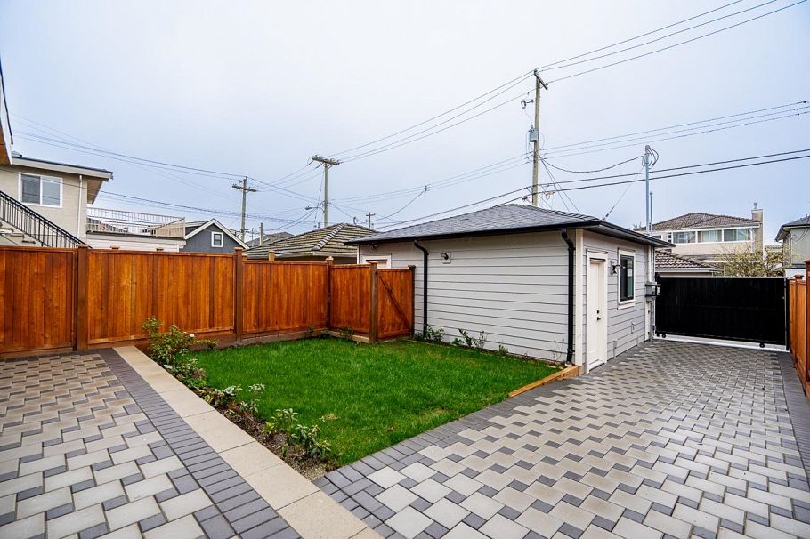 2 150 E 51st Avenue Vancouver, BC - 13