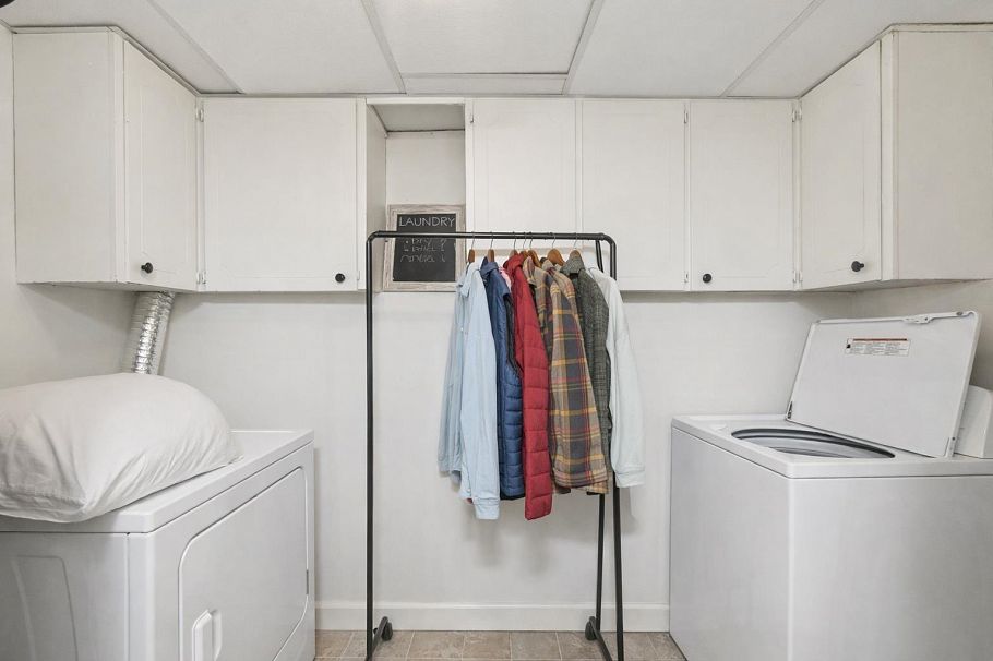 875 Porteau Place North Vancouver, BC - 26