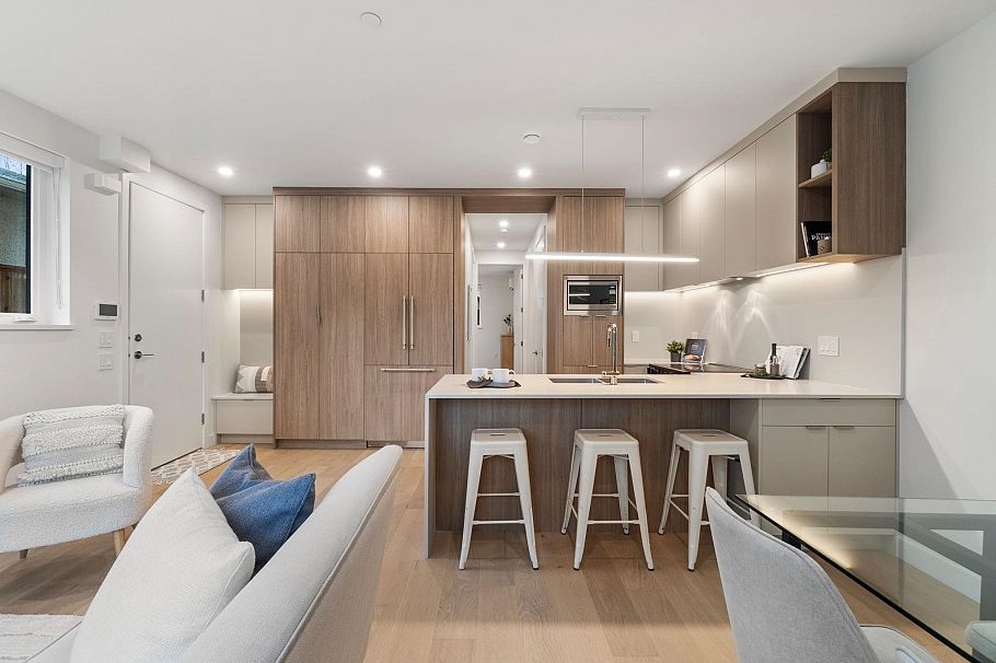 4 4963 Chester Street Vancouver, BC - 2