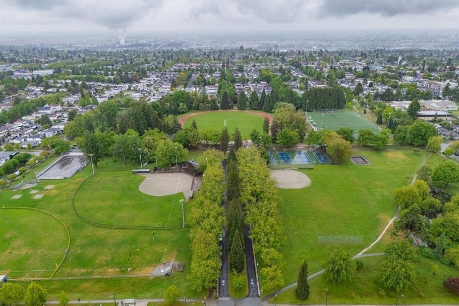 919 E 39th Avenue Vancouver, BC - 10