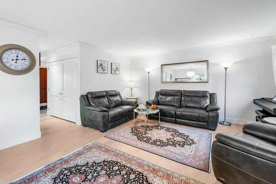 38 889 Tobruck Avenue North Vancouver, BC - 2