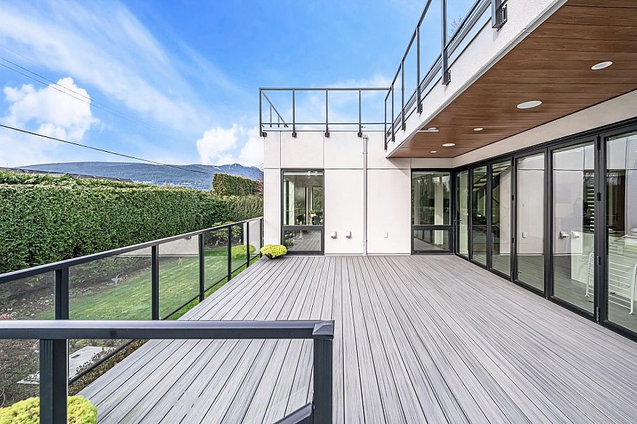 4275 Chelsea Crescent North Vancouver, BC - 3