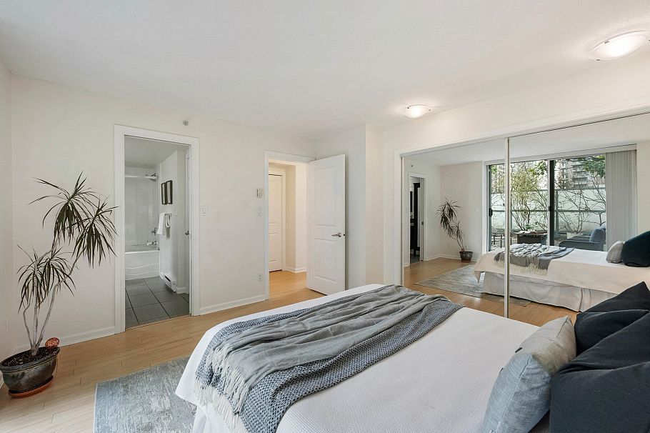 TH4 1889 Rosser Avenue Burnaby, BC - 17