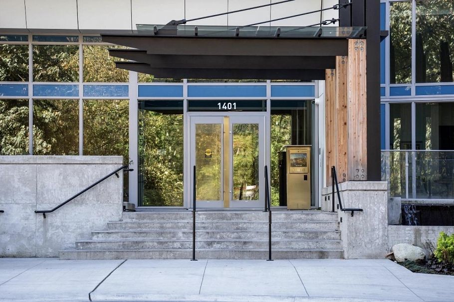 2005 1401 Hunter Street North Vancouver, BC - 2