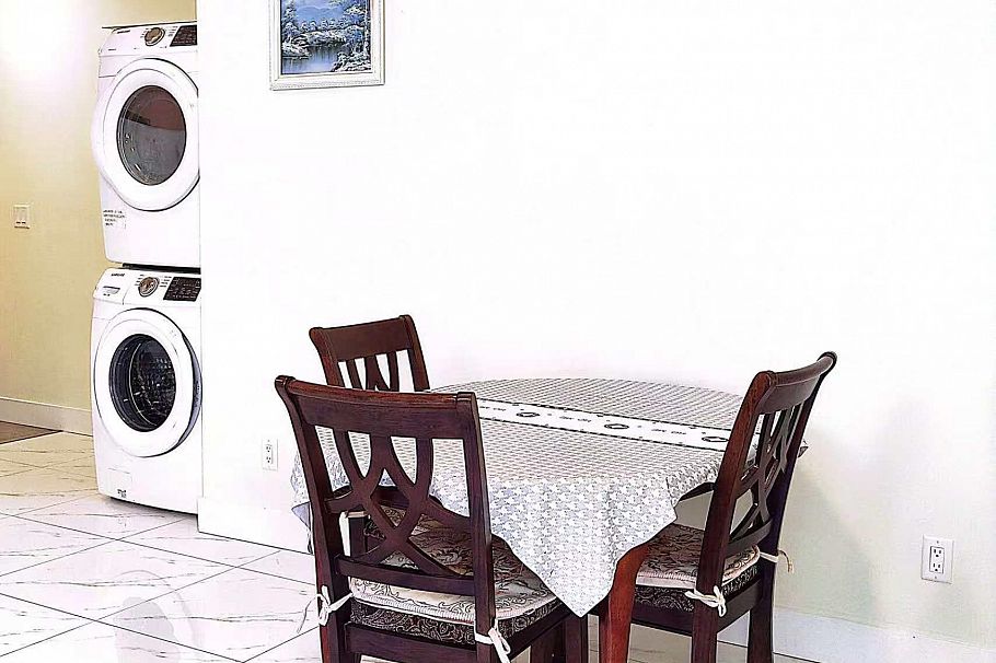 Basement Suite 44XX HUXLEY AVENUE, Burnaby BC V5G 3E9 Burnaby, BC - 2