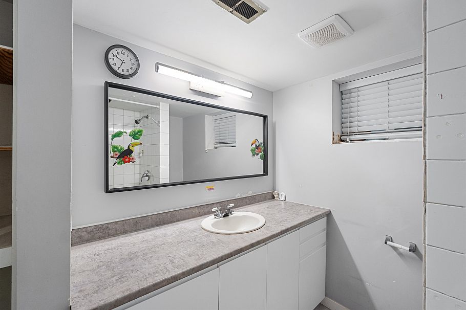 657 E 57th Avenue Vancouver, BC - 14