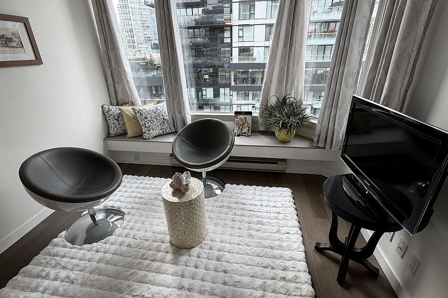 806 1330 Hornby Street Vancouver, BC - 1