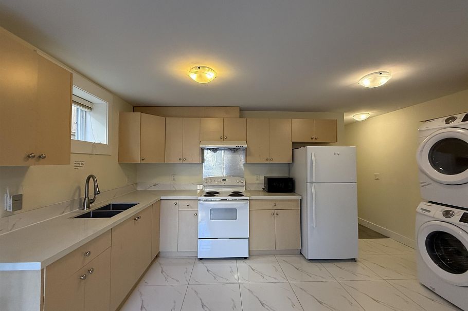 Basement Suite 44XX HUXLEY AVENUE, Burnaby BC V5G 3E9 Burnaby, BC - 11