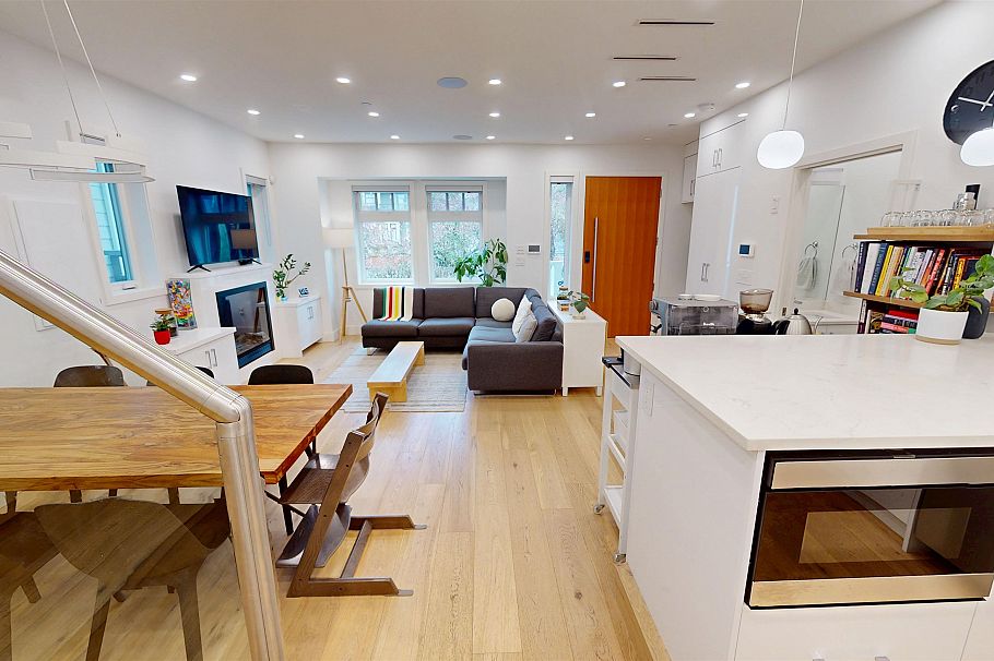 1260 E 14th Avenue Vancouver, BC - 6