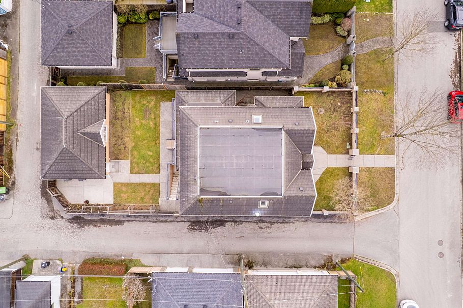 8038 Selkirk Street Vancouver, BC - 35