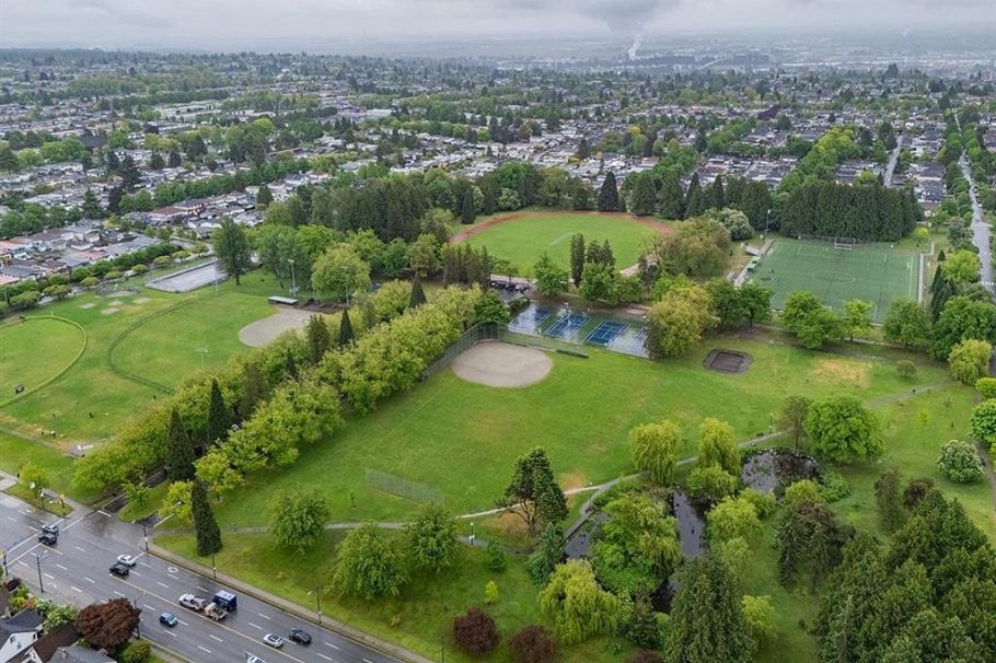 919 E 39th Avenue Vancouver, BC - 9