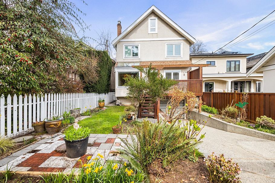 4548 W 7th Avenue Vancouver, BC - 30