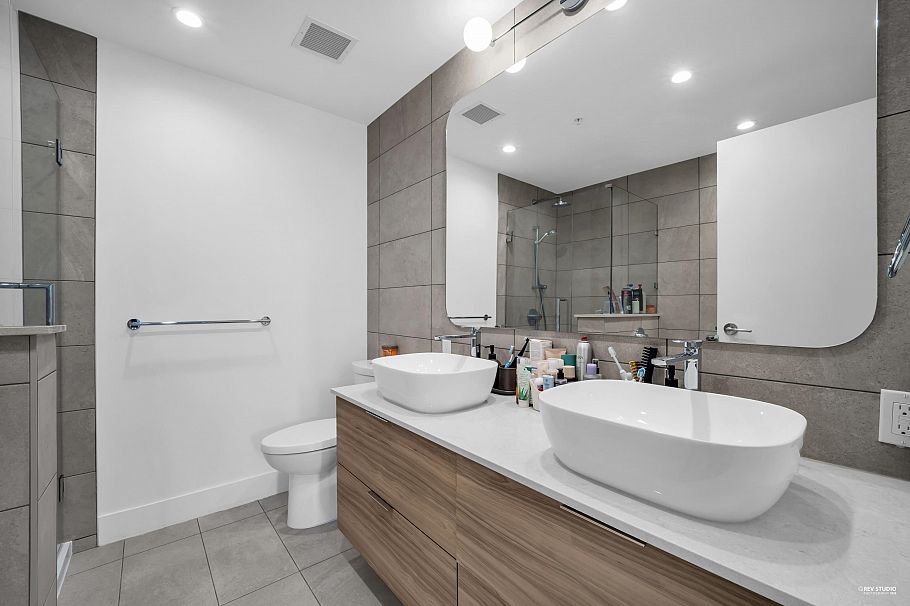 208 2385 Emery Court North Vancouver, BC - 11