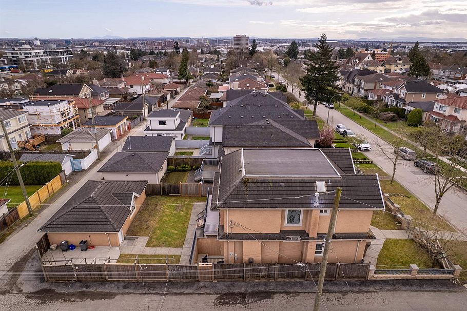 8038 Selkirk Street Vancouver, BC - 37