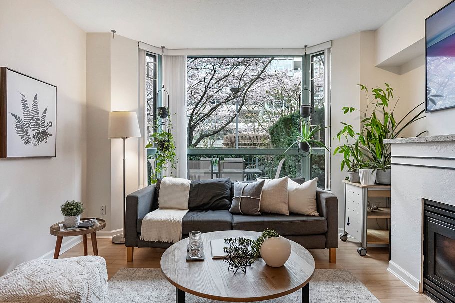 TH4 1889 Rosser Avenue Burnaby, BC - 7