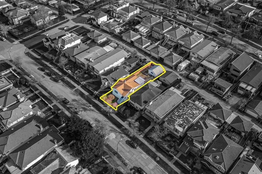 2958 E 4th Avenue Vancouver, BC - 21