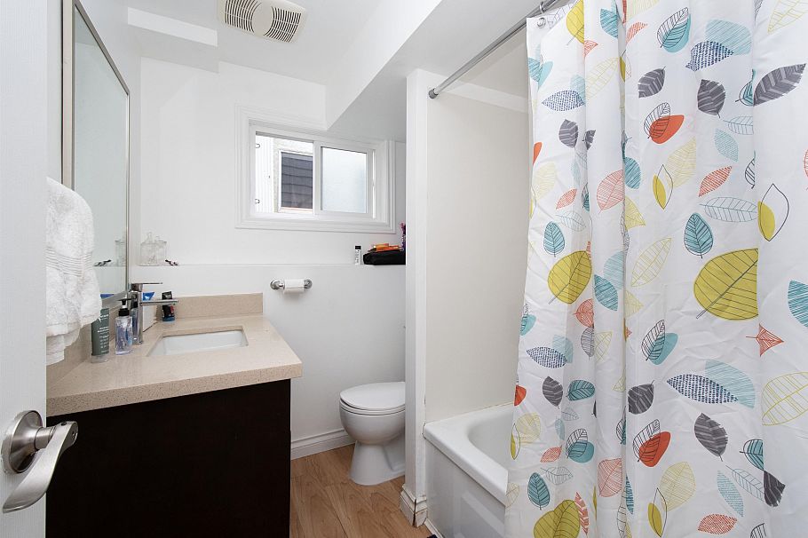 943 Shavington Street North Vancouver, BC - 24