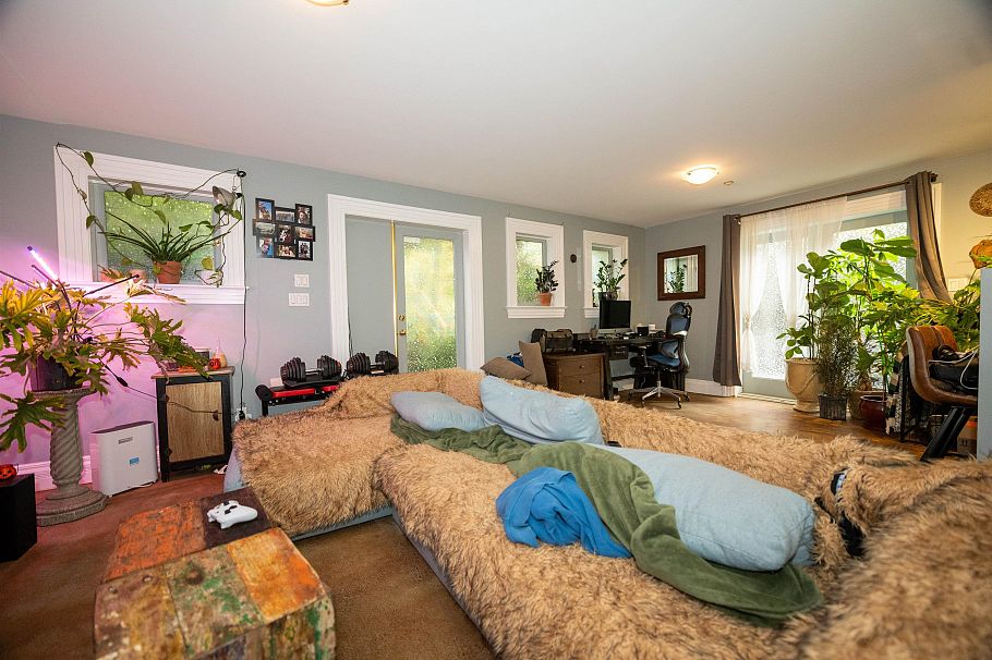 1119 Pendrell Street Vancouver, BC - 24