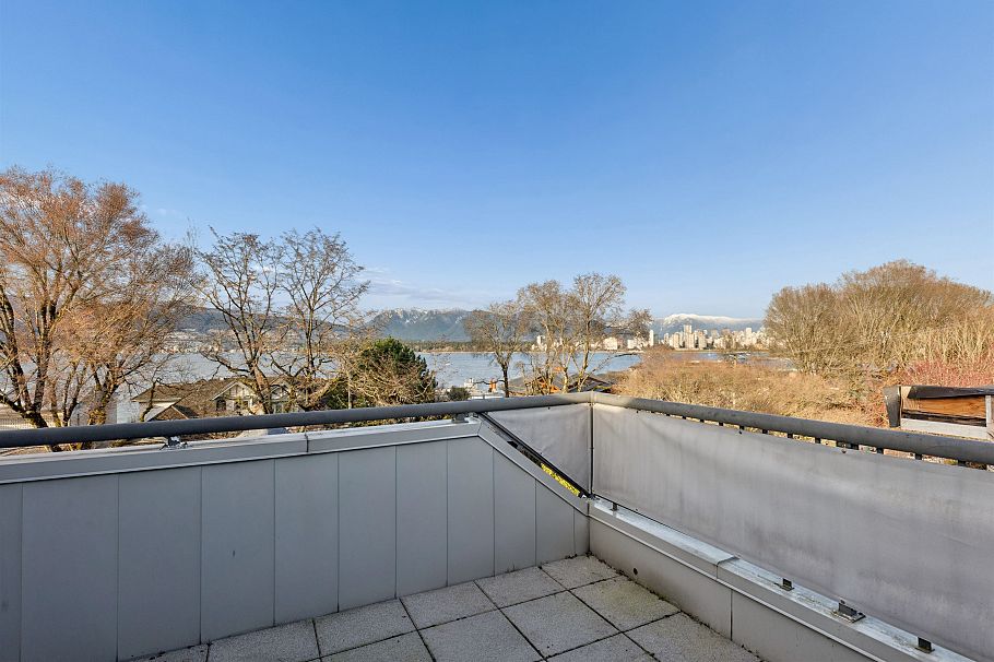 2518 Point Grey Road Vancouver, BC - 39