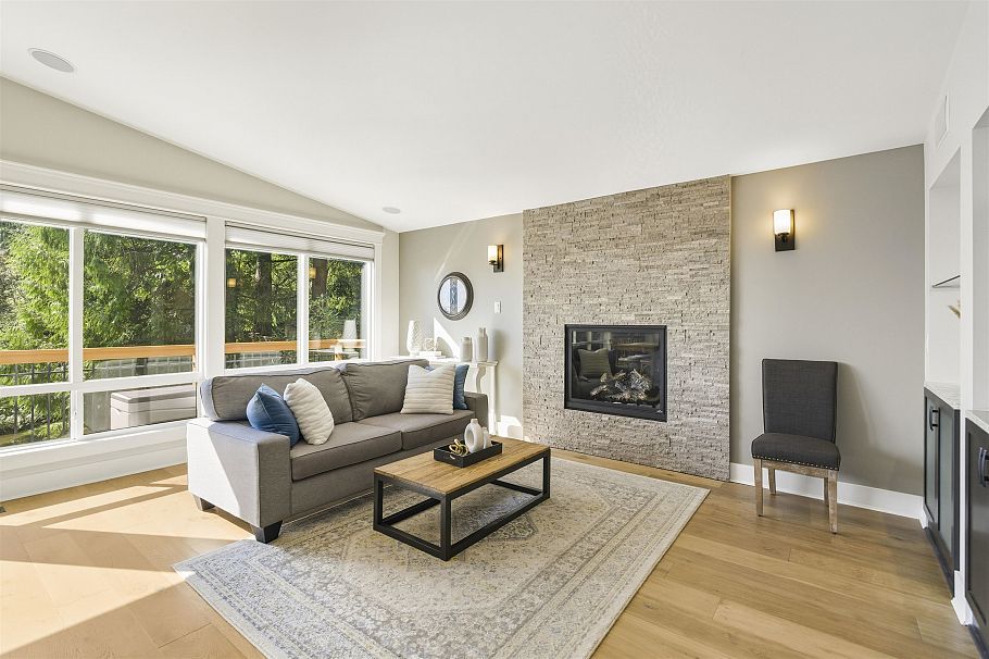 884 Wellington Drive North Vancouver, BC - 8