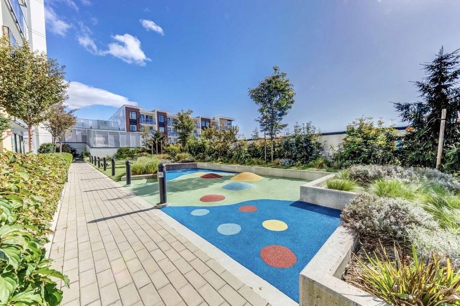 2005 1401 Hunter Street North Vancouver, BC - 5