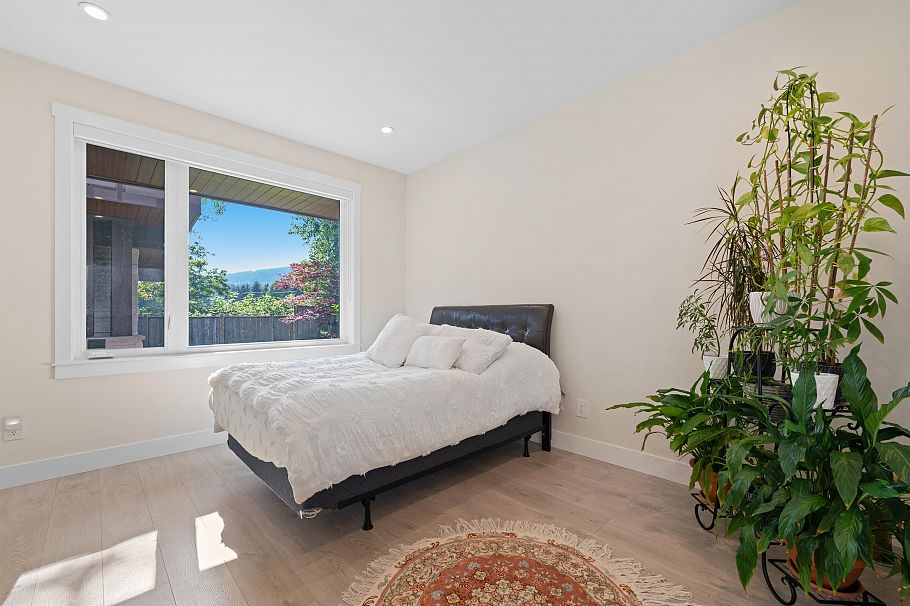 5199 Cliffridge Avenue North Vancouver, BC - 34