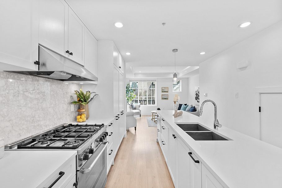 322 W 62nd Avenue Vancouver, BC - 10