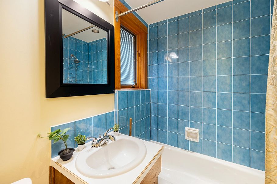 4548 W 7th Avenue Vancouver, BC - 20