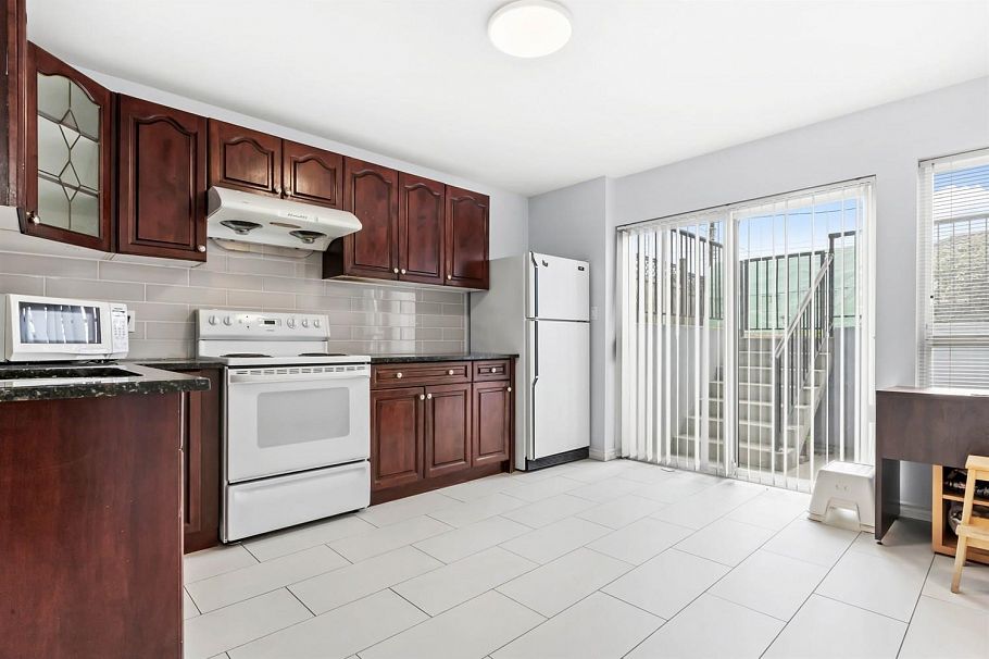 1356 E 62nd Avenue Vancouver, BC - 31