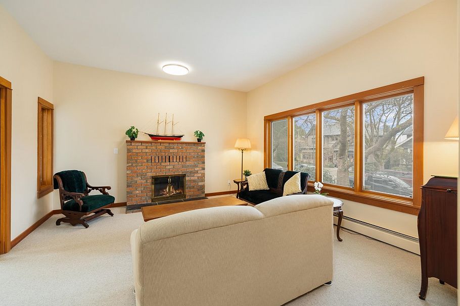 4548 W 7th Avenue Vancouver, BC - 3