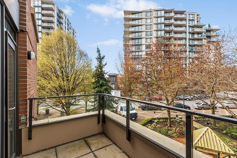 168 W 1st Street North Vancouver, BC - 13