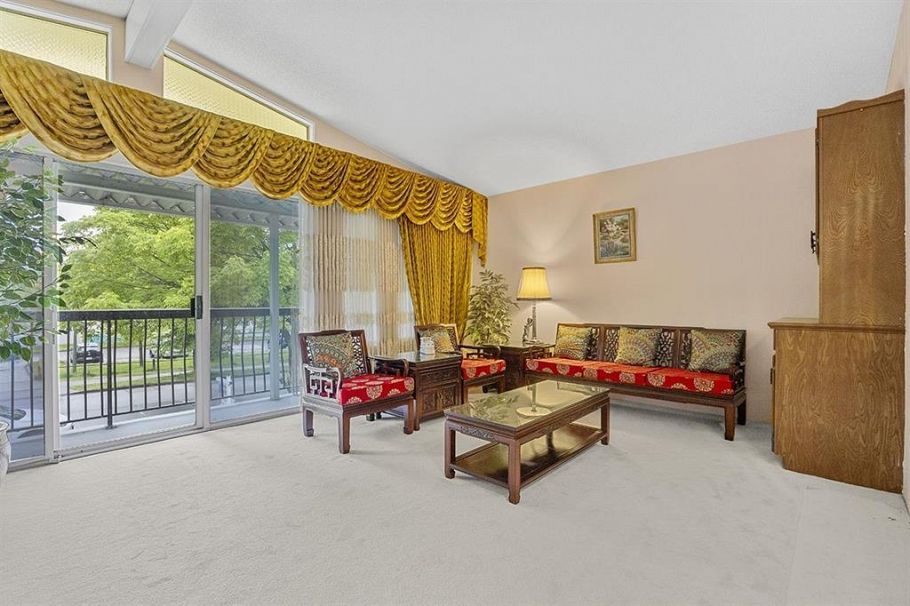 919 E 39th Avenue Vancouver, BC - 2